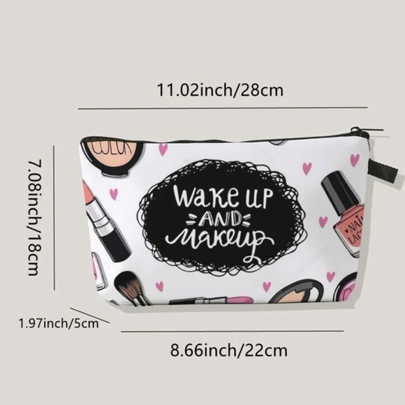 LARGE GRAPHIC PRINT HEARTS AND MAKEUP BAG - Picture 3 of 4